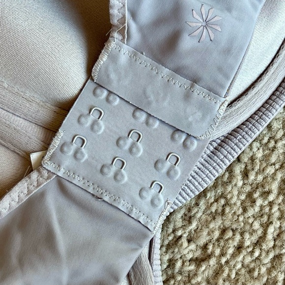 Athleta “Glory” Underwire “X” Back Sports Bra - Picture 9 of 10